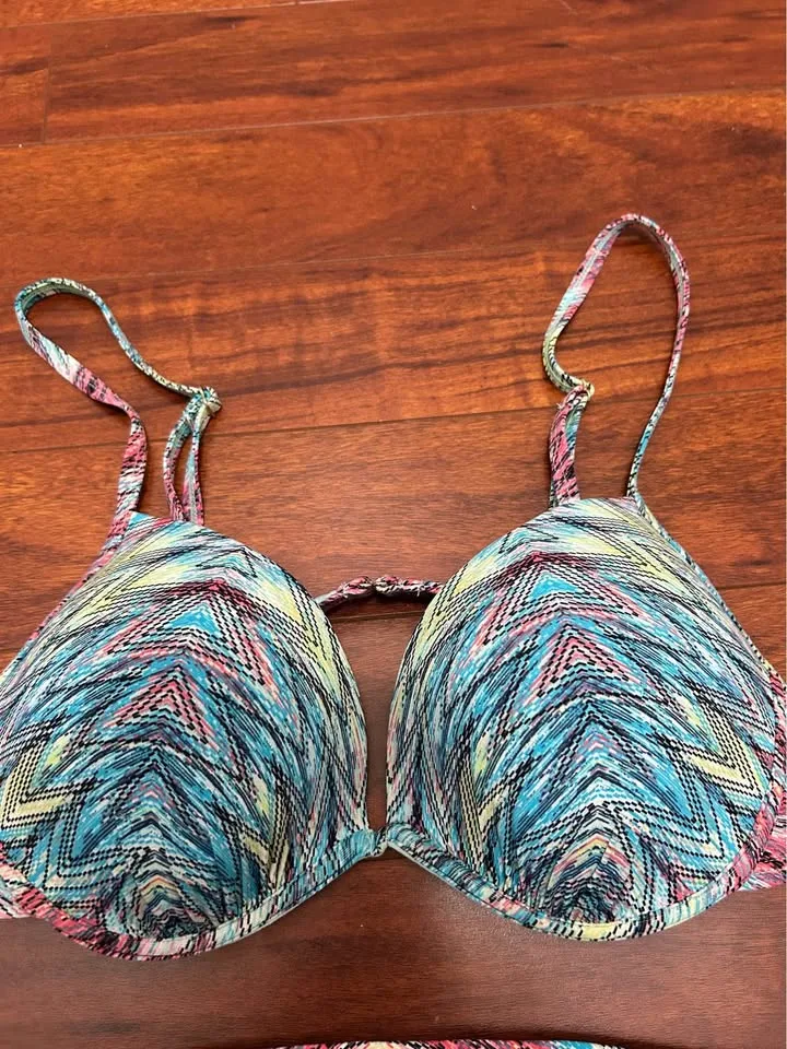 la Vie en Rose Two Piece Bathing Suit image indicator(2)