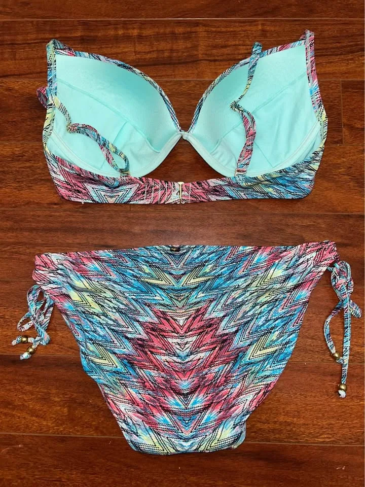 la Vie en Rose Two Piece Bathing Suit image indicator(4)