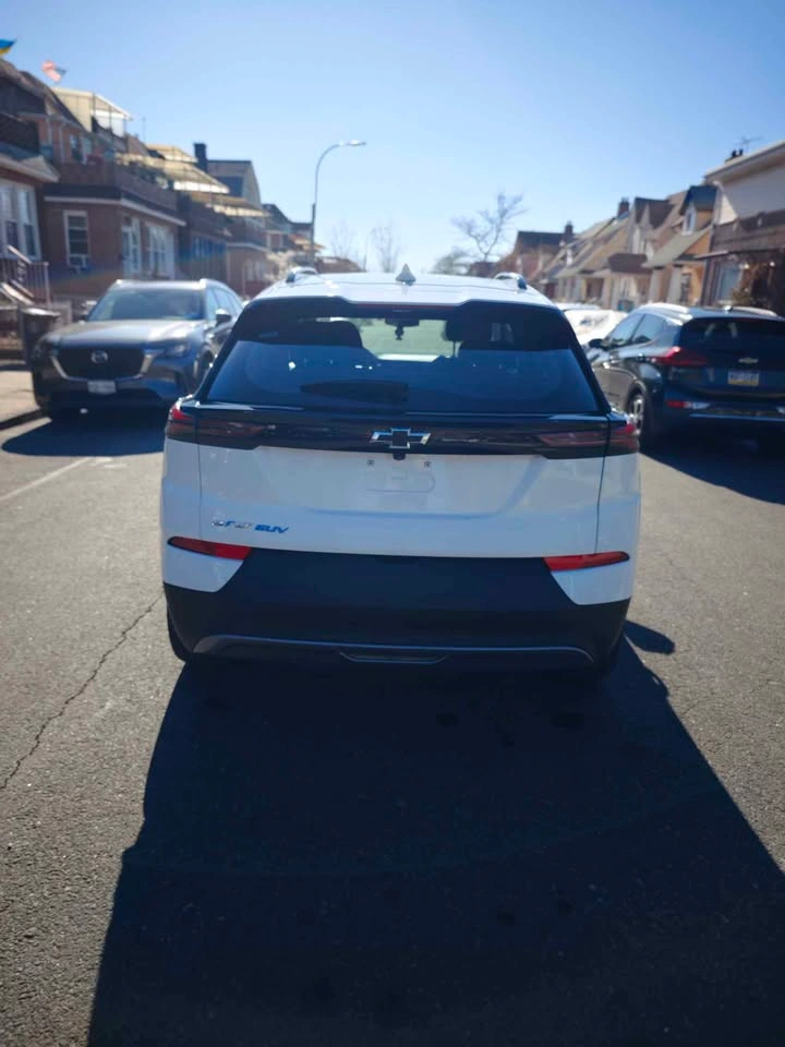 2023 Chevrolet Bolt EUV 2LT Hatchback 4D - photo 4
