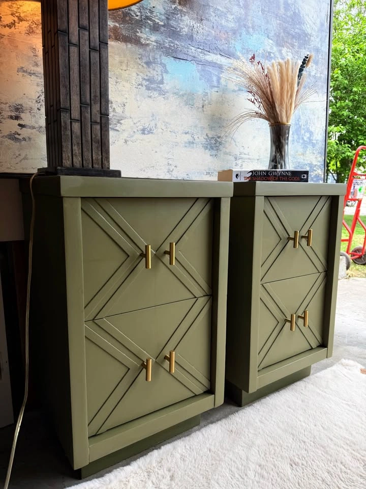 2 Nightstands - photo 2