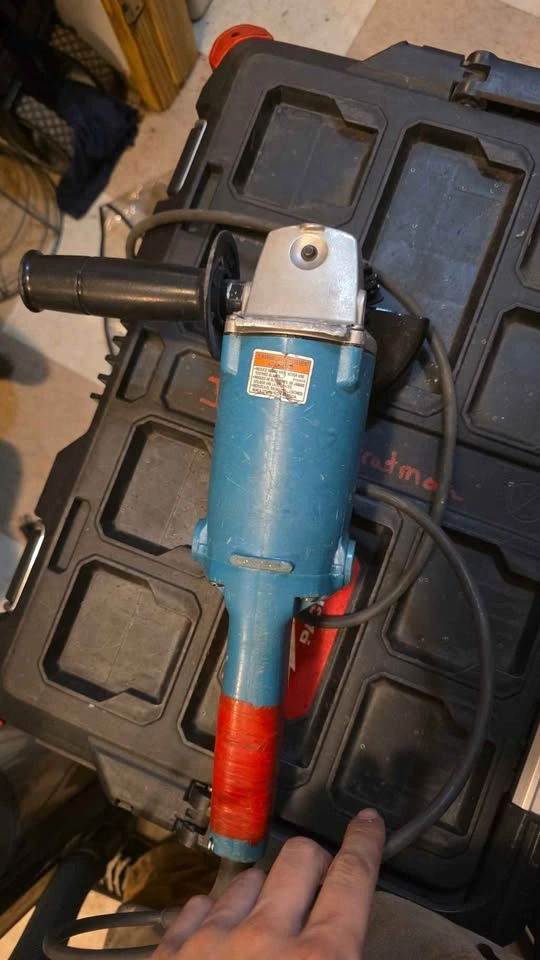 5" Makita Angle Grinder - photo 2