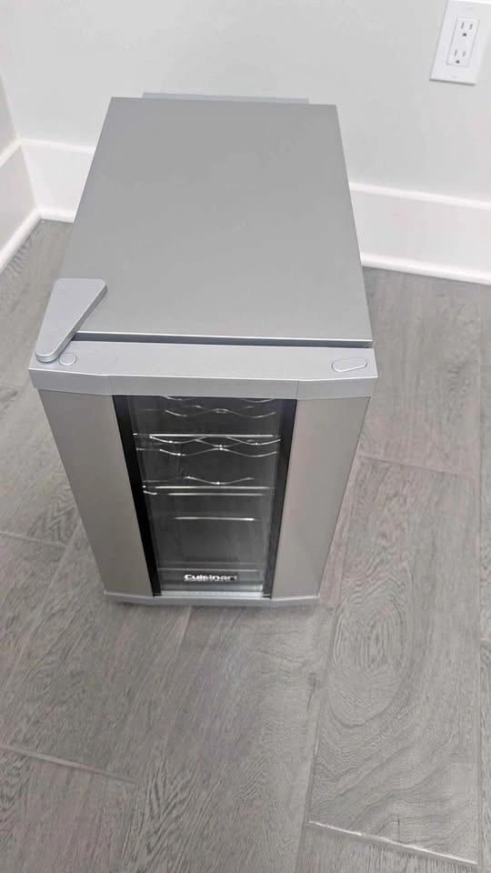 Cuisinart Private Reserve 8 bottle Wine Cellar CWC-800