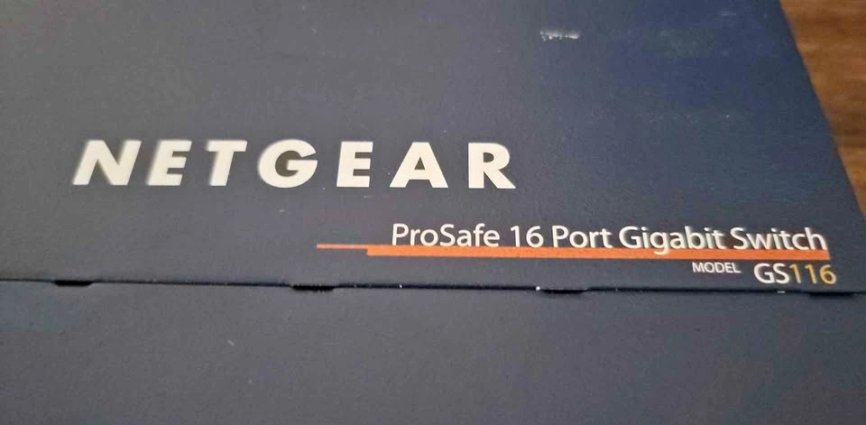 Netgear 16 port ethernet switch GS116 - photo 2