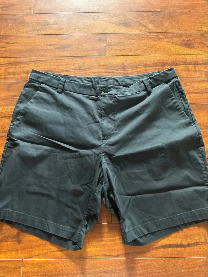 Men’s Golf Shorts (Lululemon & Puma) - Size 38 image indicator(5)