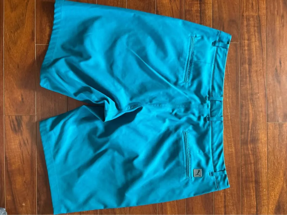 Men’s Golf Shorts (Lululemon & Puma) - Size 38 image indicator(9)