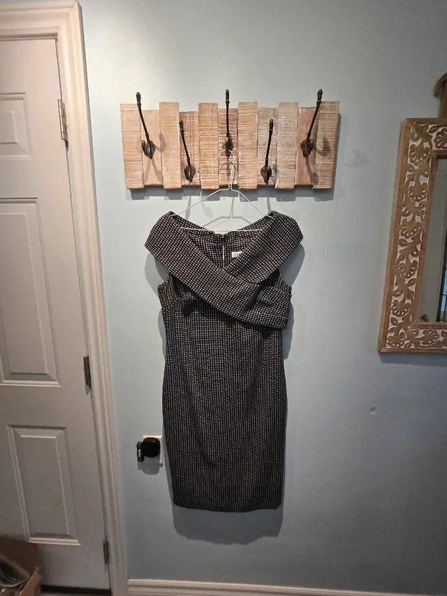 Calvin Clain elegant dress image indicator(2)