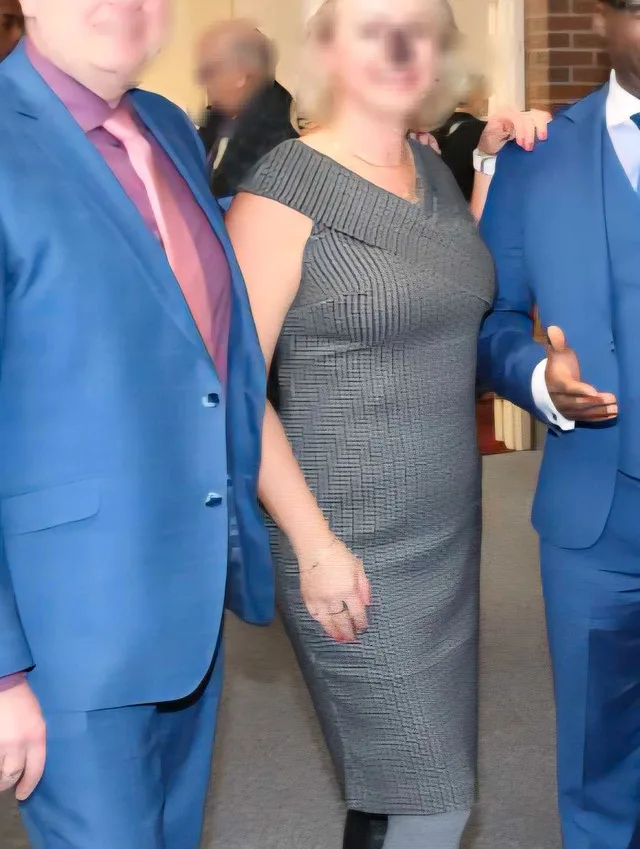 Calvin Clain elegant dress image indicator(3)