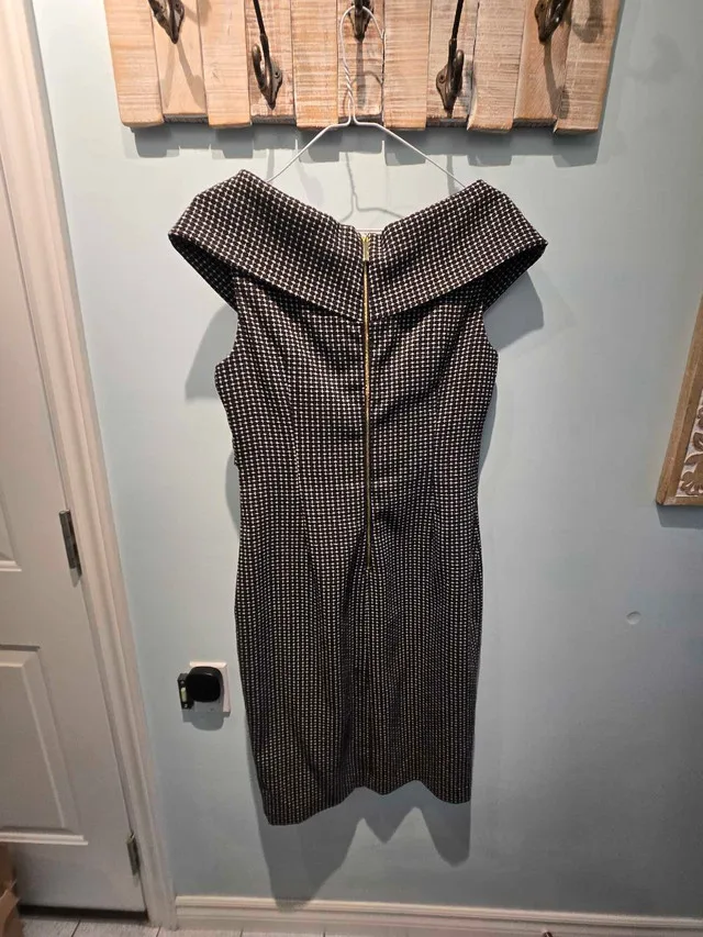 Calvin Clain elegant dress image indicator(6)