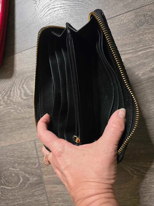 Michael Kors Wallet thumbnail