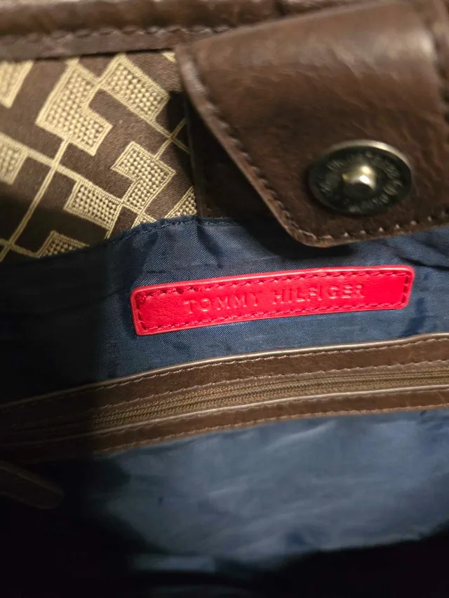 Tommy Hilfiger Tote image indicator(4)