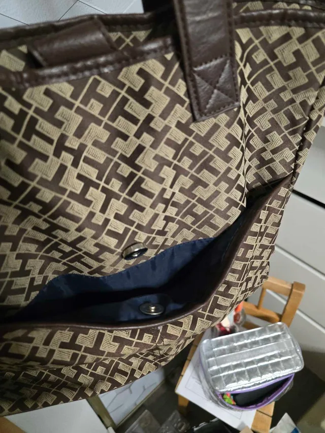 Tommy Hilfiger Tote image indicator(5)