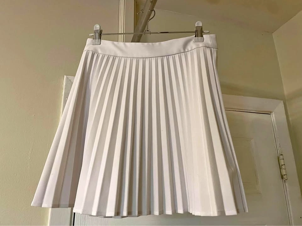 Aritzia white tabby skirt