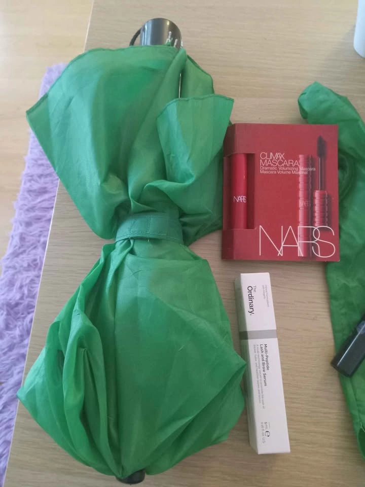 Compact Green Umbrella with Sleeve - photo 2