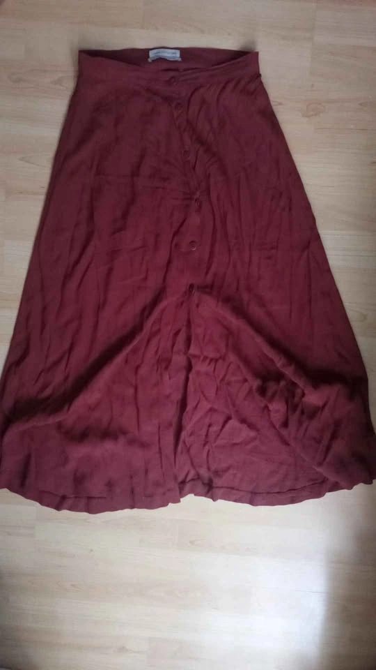Urban Outfitters Maroon Viscose Button Front Midi Skirt S-P - photo 2