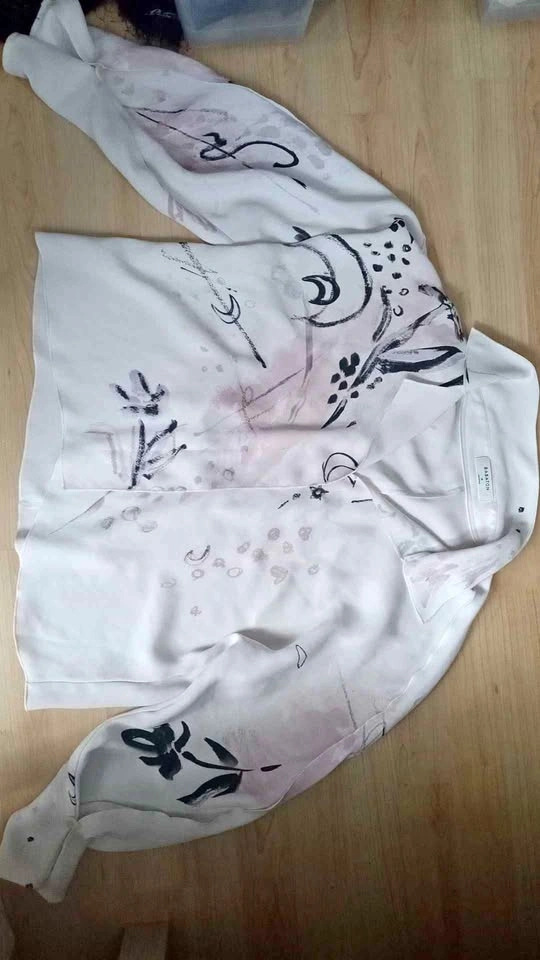 Babaton white long sleeve abstract floral patterned blouse
