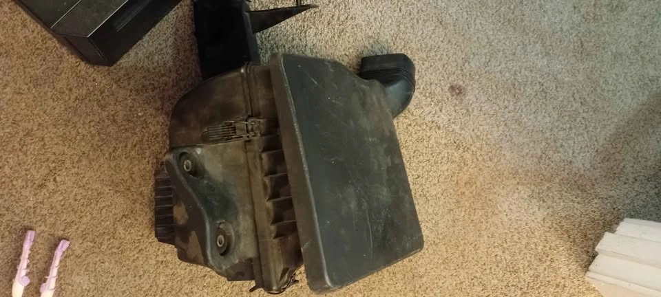 BMW E46 325XI OEM Airbox - photo 2