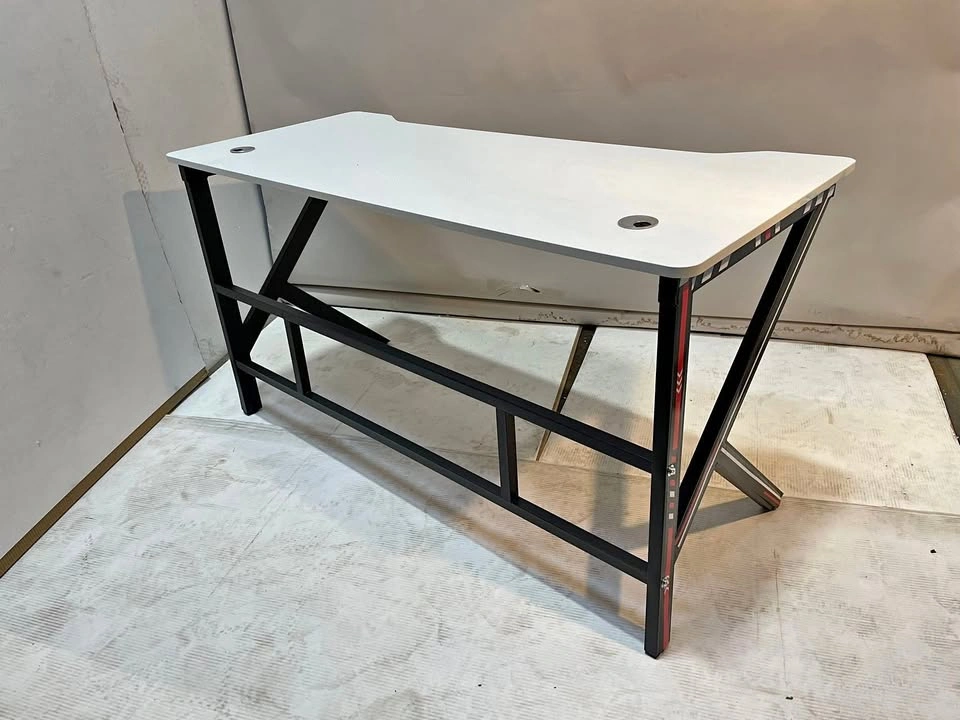 Brand New GD001 Gaming Desk 140cm White