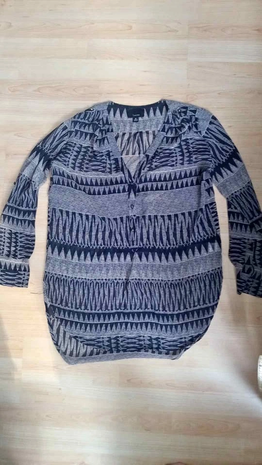Lumiere Black White Geometric Pattern V-Neck Blouse M