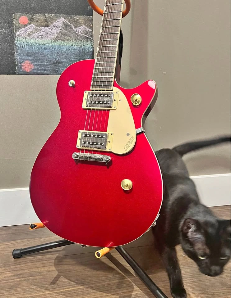 BRAND NEW Gretsch G2210 Streamliner Electric Guitar + Case