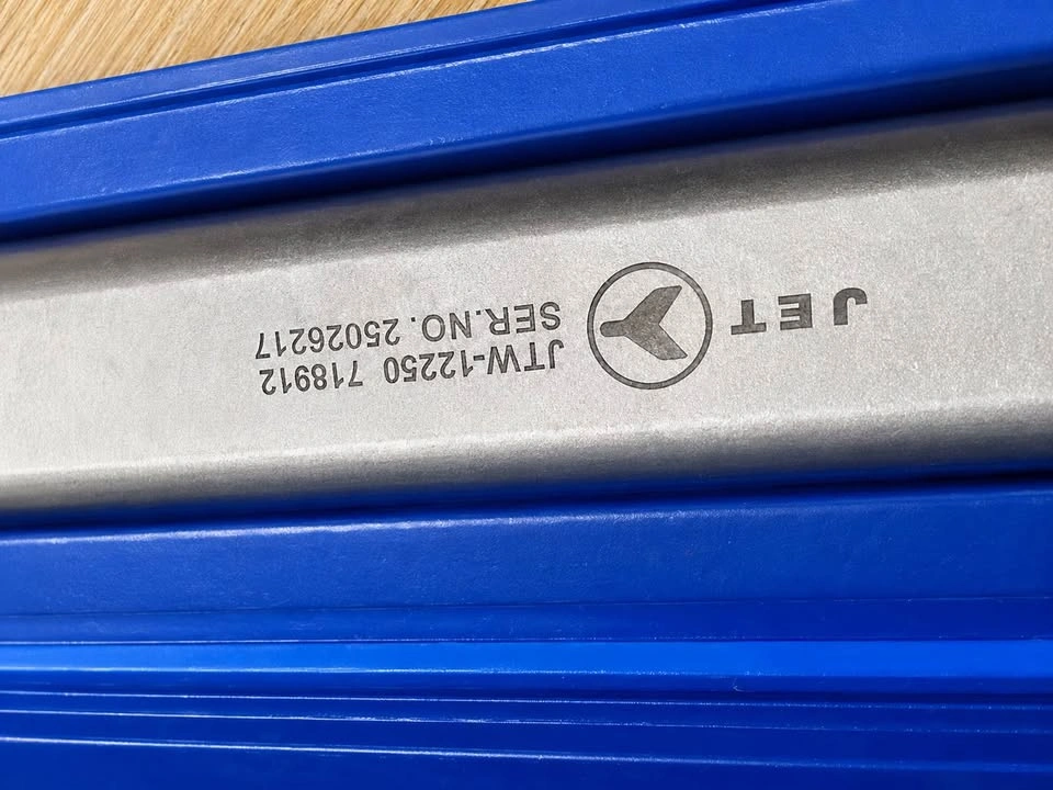 JET 1/2” Drive Torque Wrench (50–250 ft-lb) w/ Case - photo 3