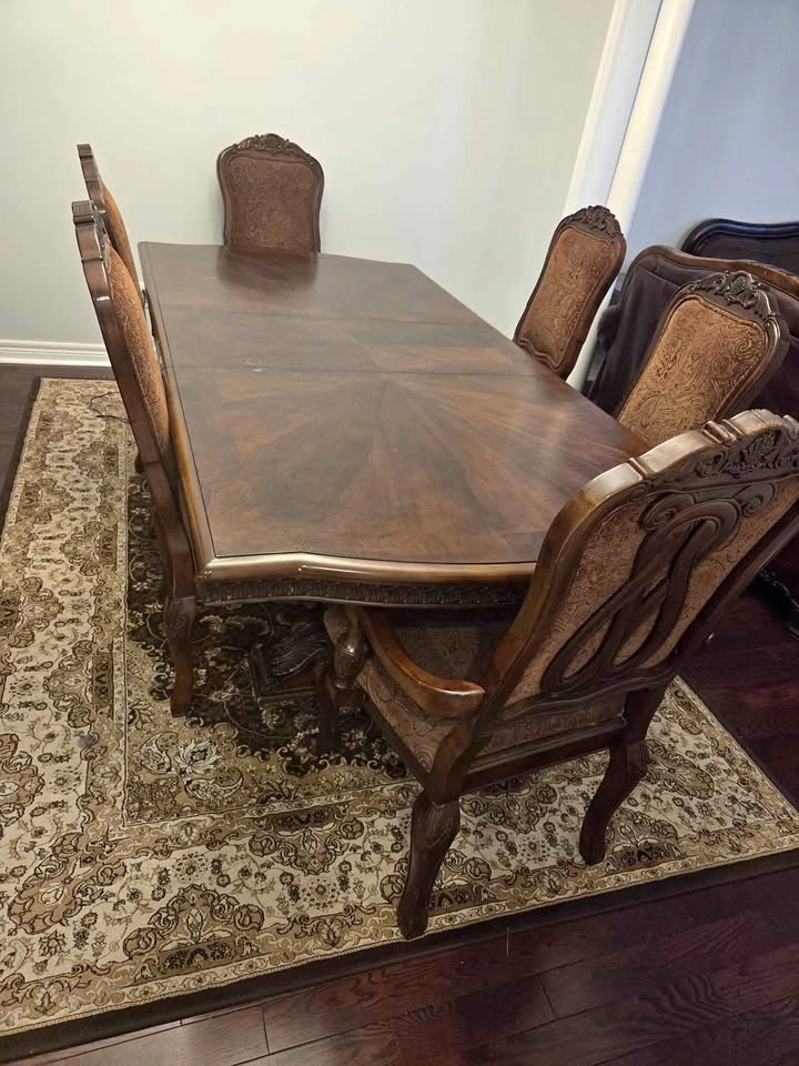 Dining table with 6 chairs