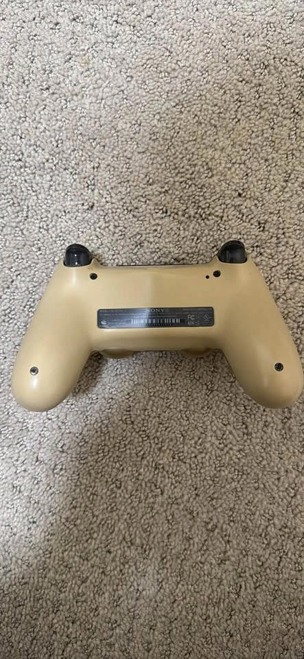 Sony Gold PS4 DualShock 4 controller - photo 2