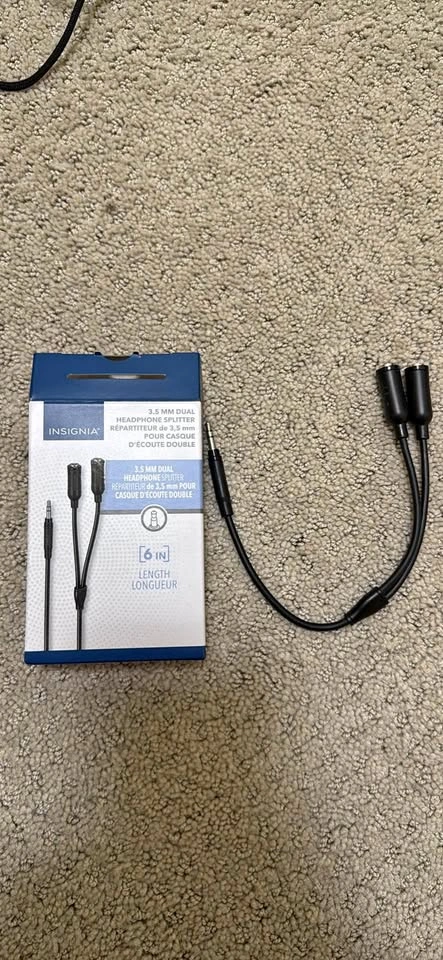 Insignia 3.5mm Dual Headphone Splitter 6 inch