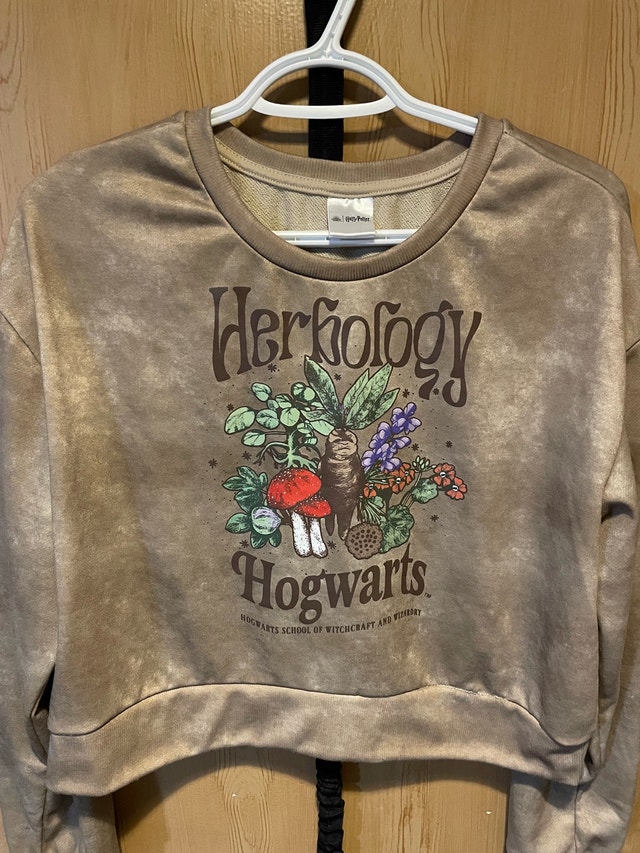 Youth LG - Harry Potter Hogwarts Herbology Cropped Sweatshirt