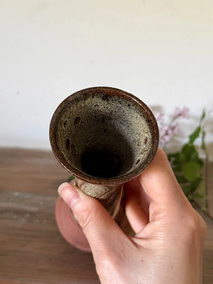 Vintage Barry Jeeves PEI Studio Pottery Vase - photo 5