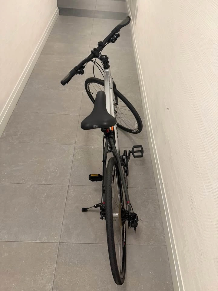 Raleigh Cadent Hybrid Bike - photo 2