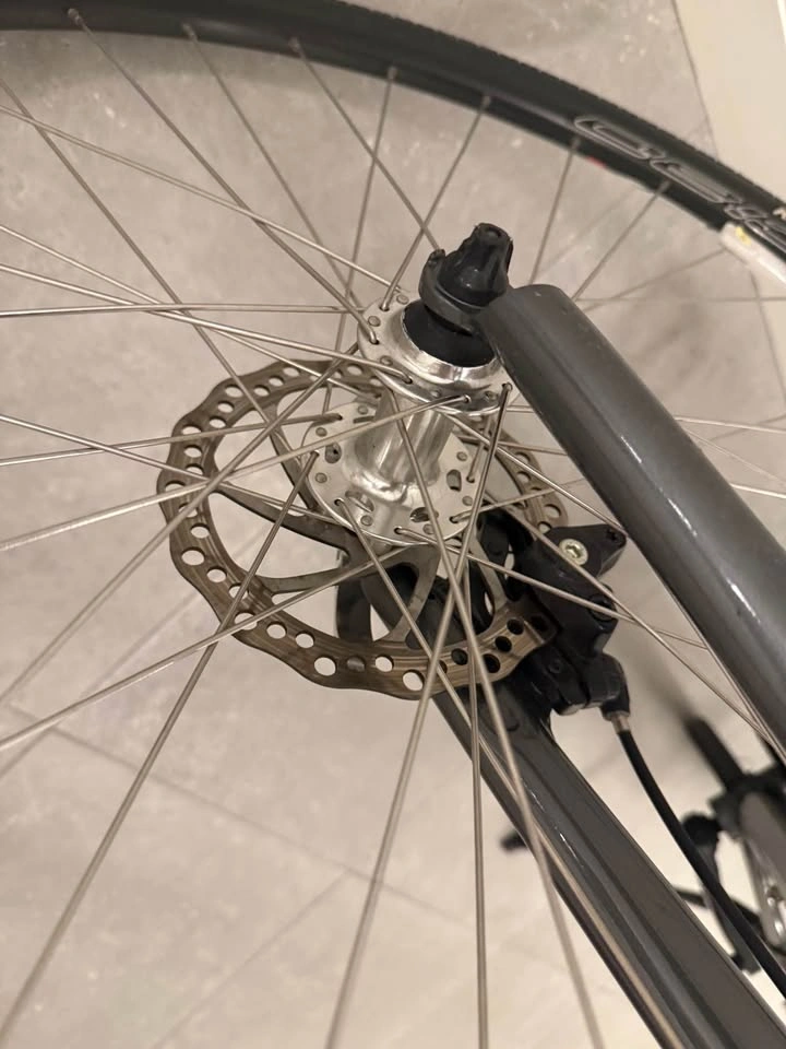 Raleigh Cadent Hybrid Bike - photo 3