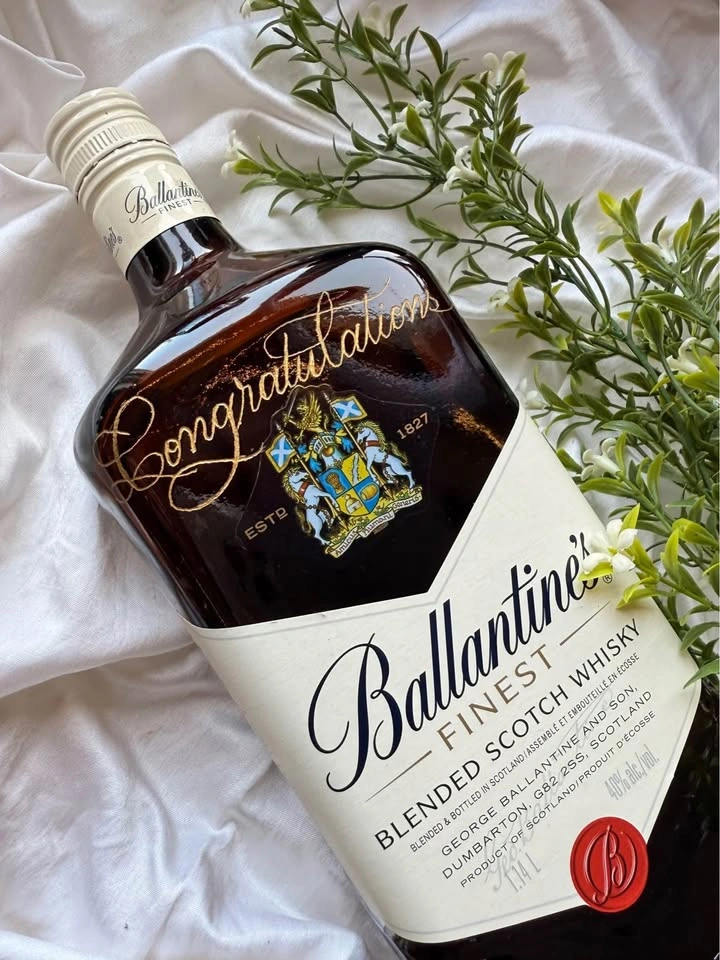 Custom Engraved Perfume Bottles & Wedding Gifts