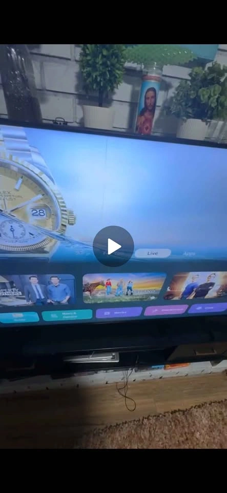 65 inch Samsung Crystal UHD smart TV - photo 2