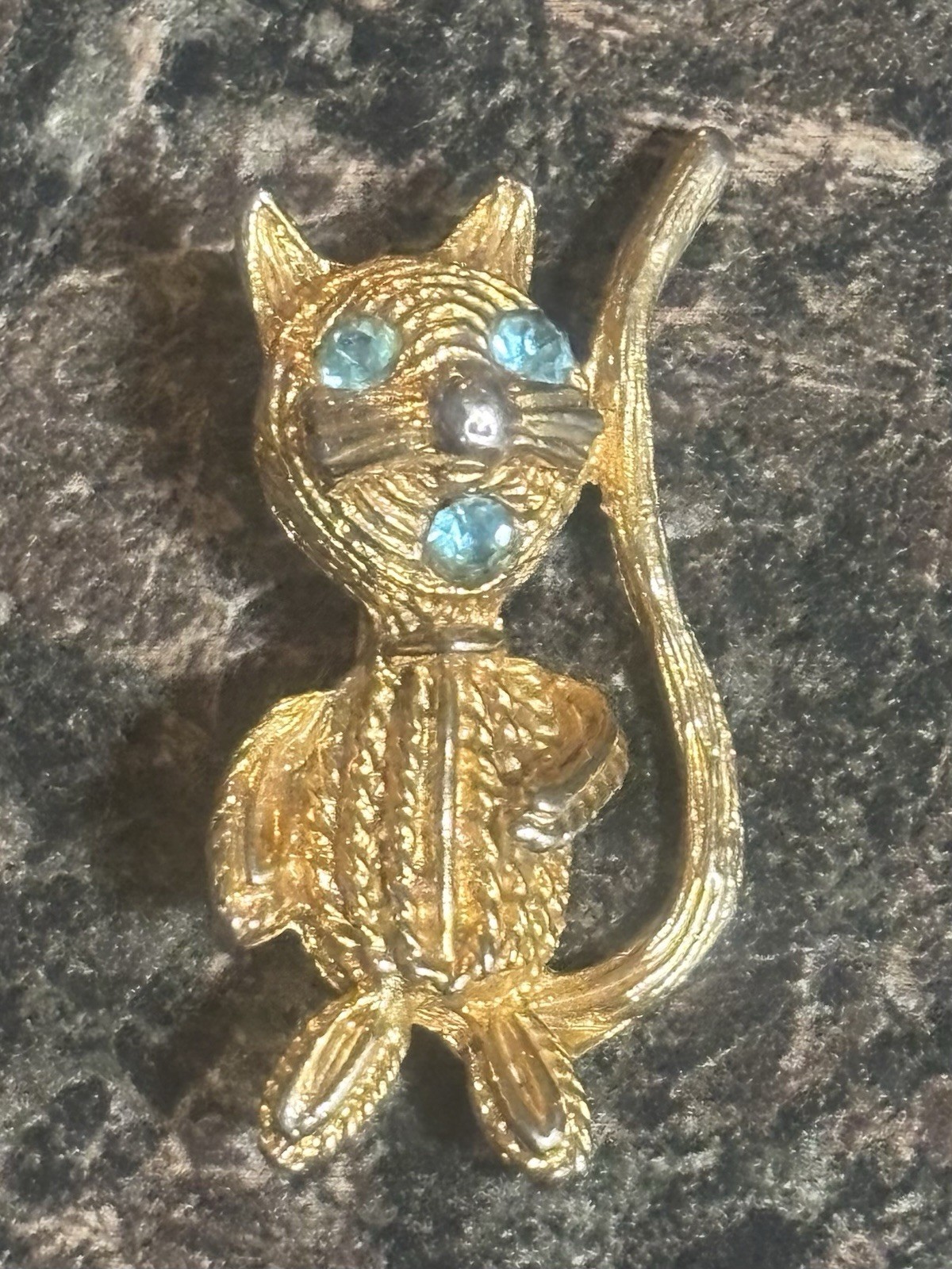 Gold Cat Brooch Blue Rhinestone Eyes Rare