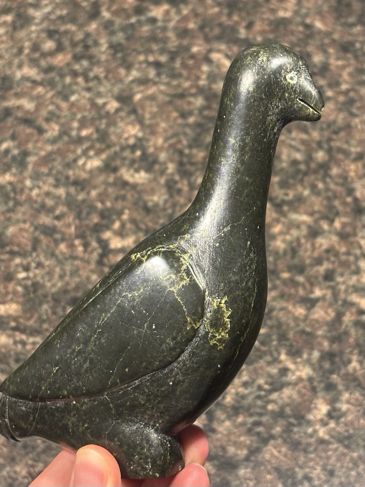 Inuit art bird soap stone carving dark green veined, soapstone - photo 2