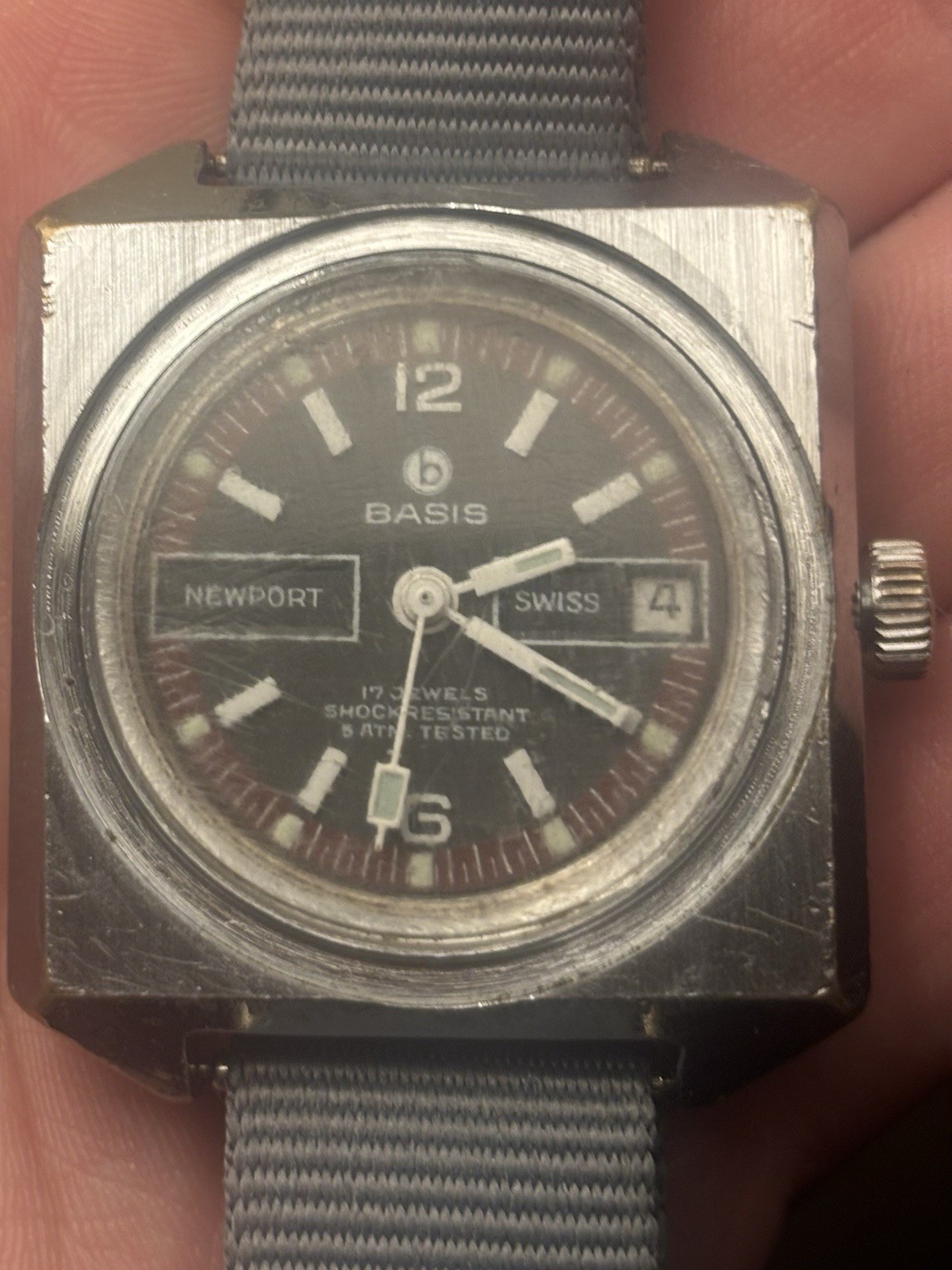 NEWPORT WORLD TIMER SWISS MADE WATCH VINTAGE 5ATM