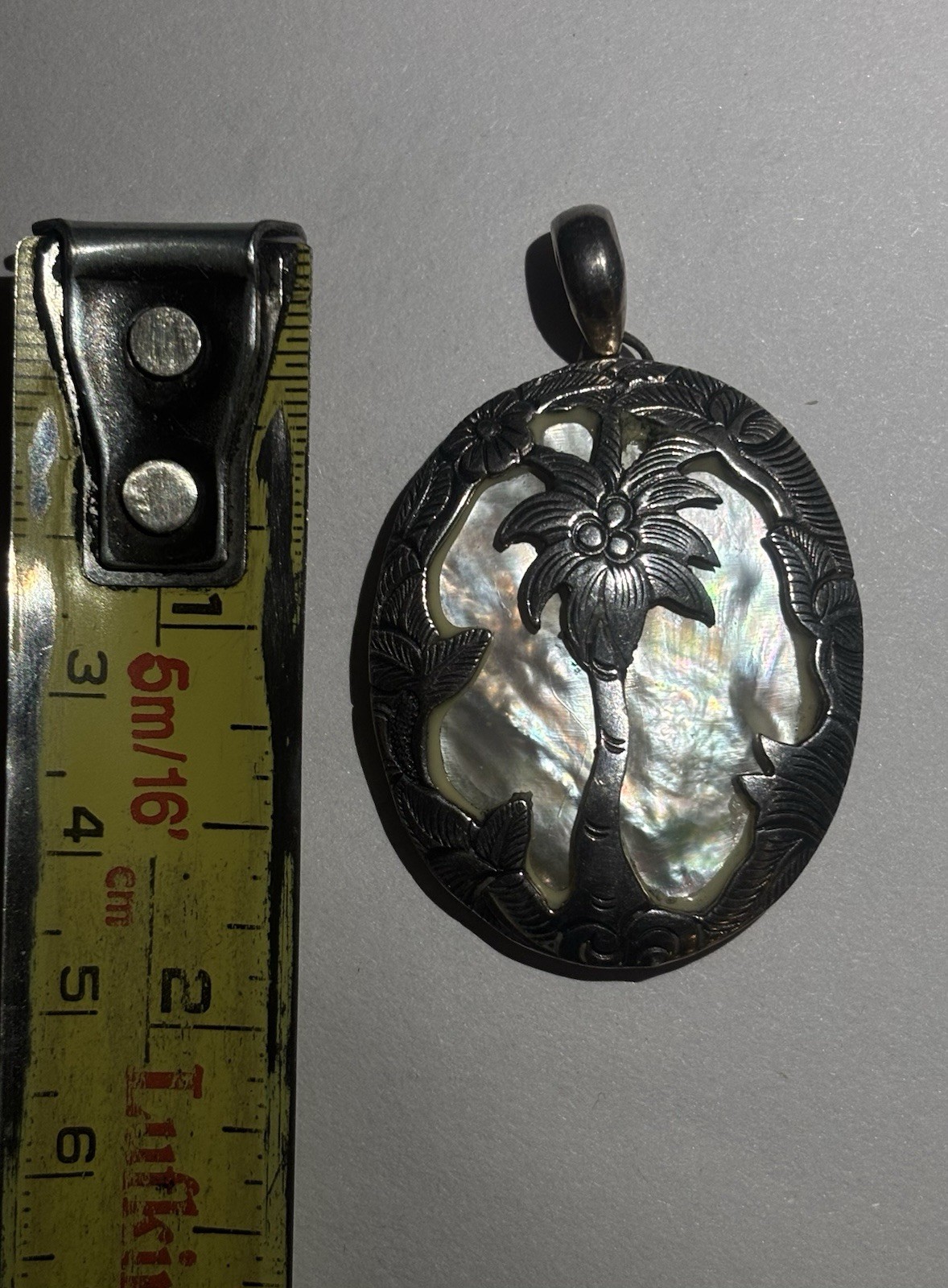 Silver Coconut Tree with Mother of Pearl Backdrop Necklace Penda - photo 3