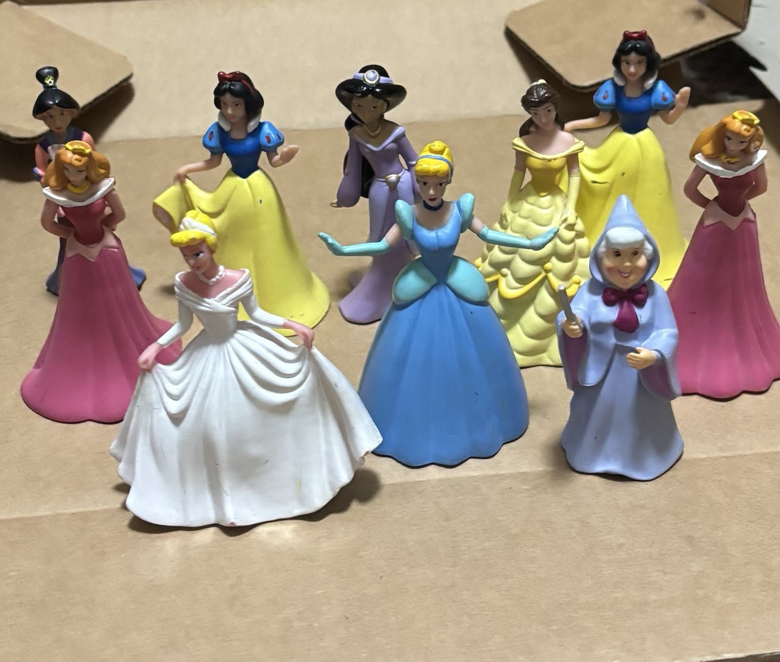 Disney Princess 3" Assorted Figurines Lot 10 - photo 2
