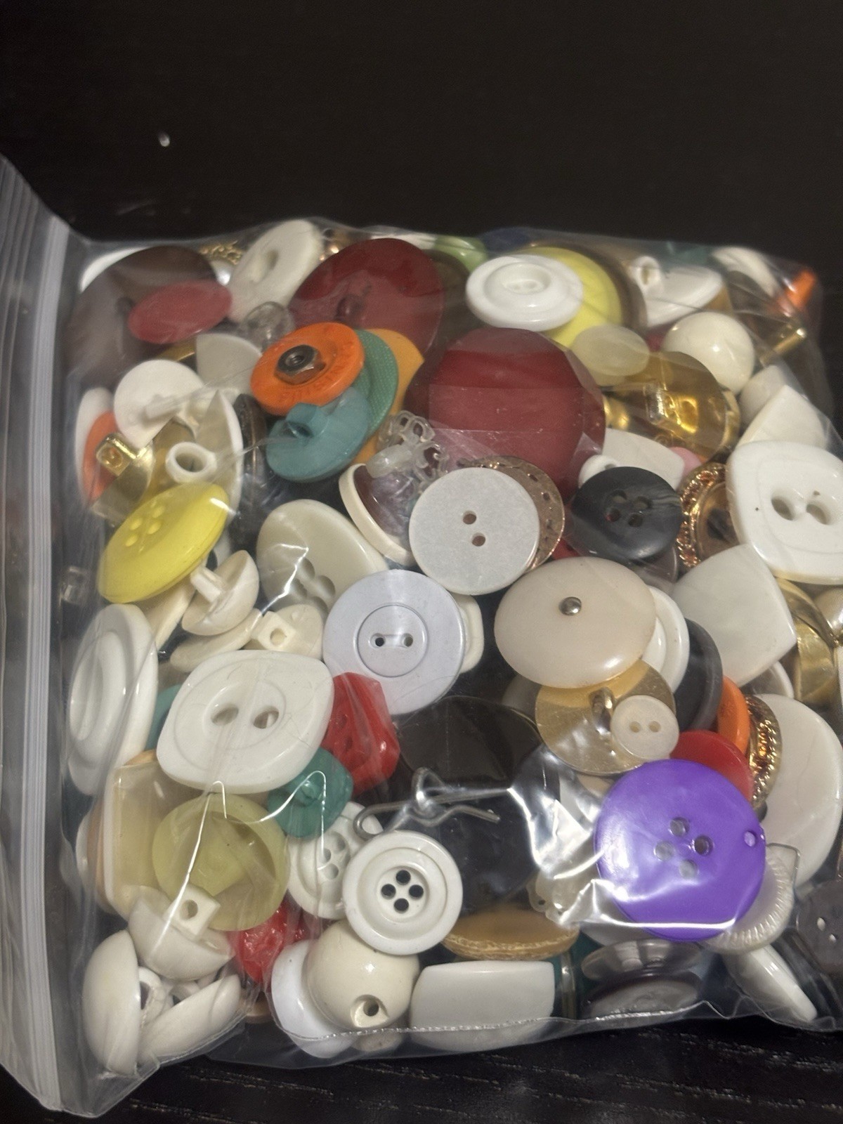 VINTAGE MIXED LOT COLLECTION OF OLD BUTTONS 340+ GRAM - photo 3