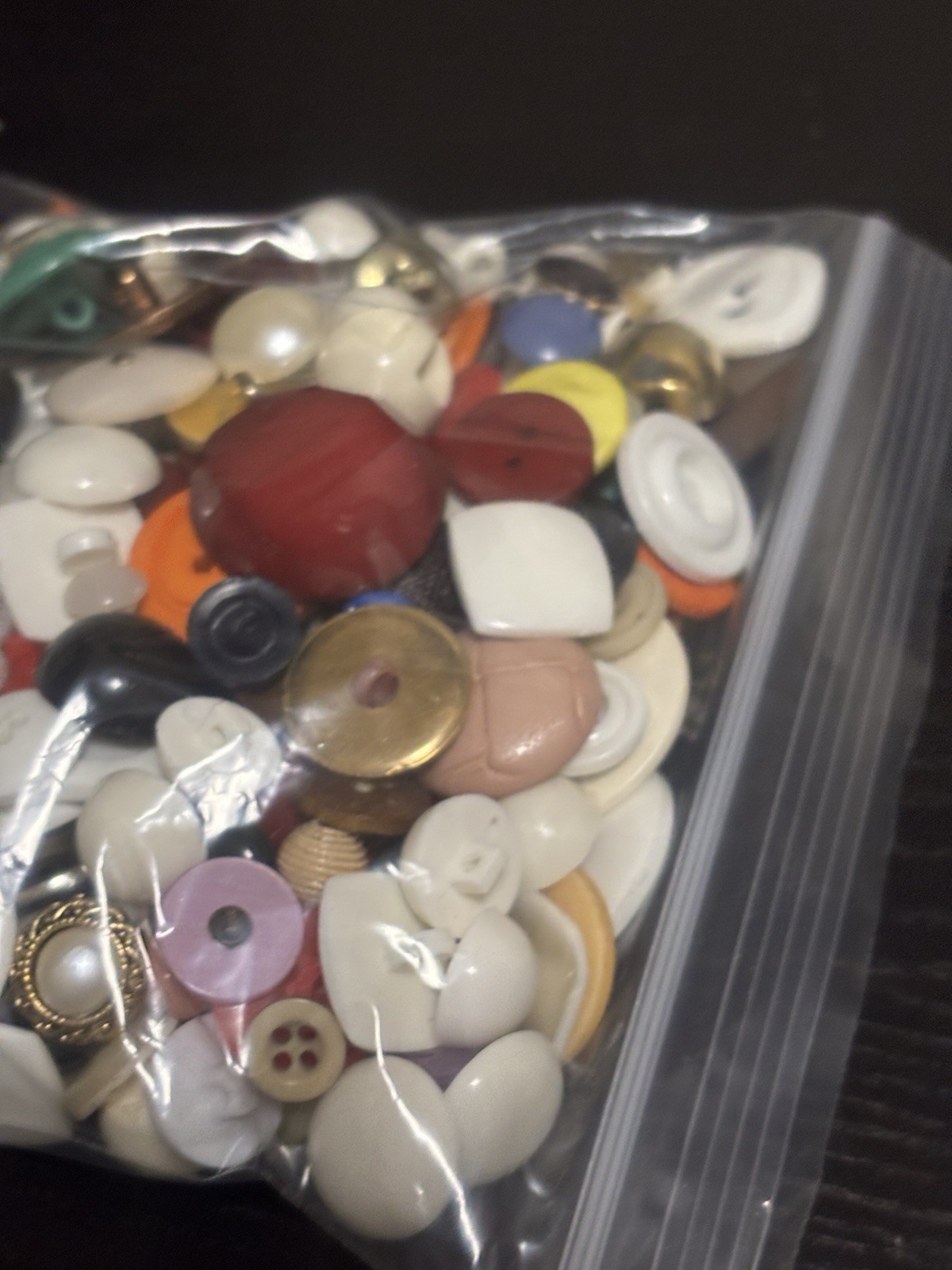 VINTAGE MIXED LOT COLLECTION OF OLD BUTTONS 340+ GRAM - photo 4