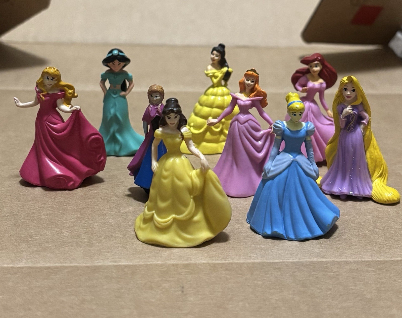 Disney Princess 2" Assorted Figurines Lot 9 - photo 2