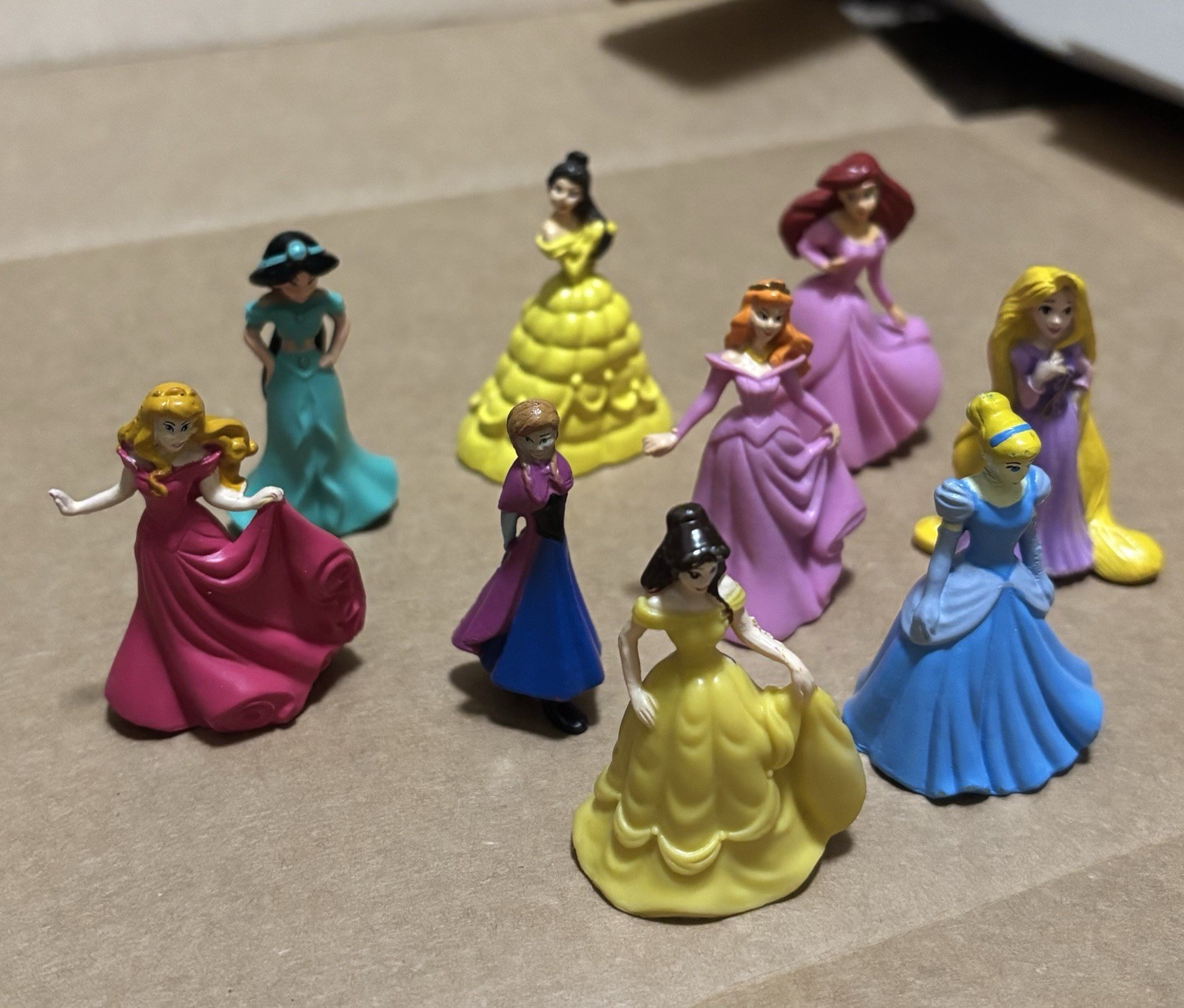 Disney Princess 2" Assorted Figurines Lot 9 - photo 3