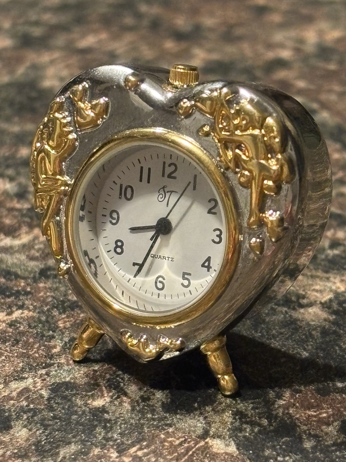 Miniature Brass Heart Desk Clock Quartz Standard Collection