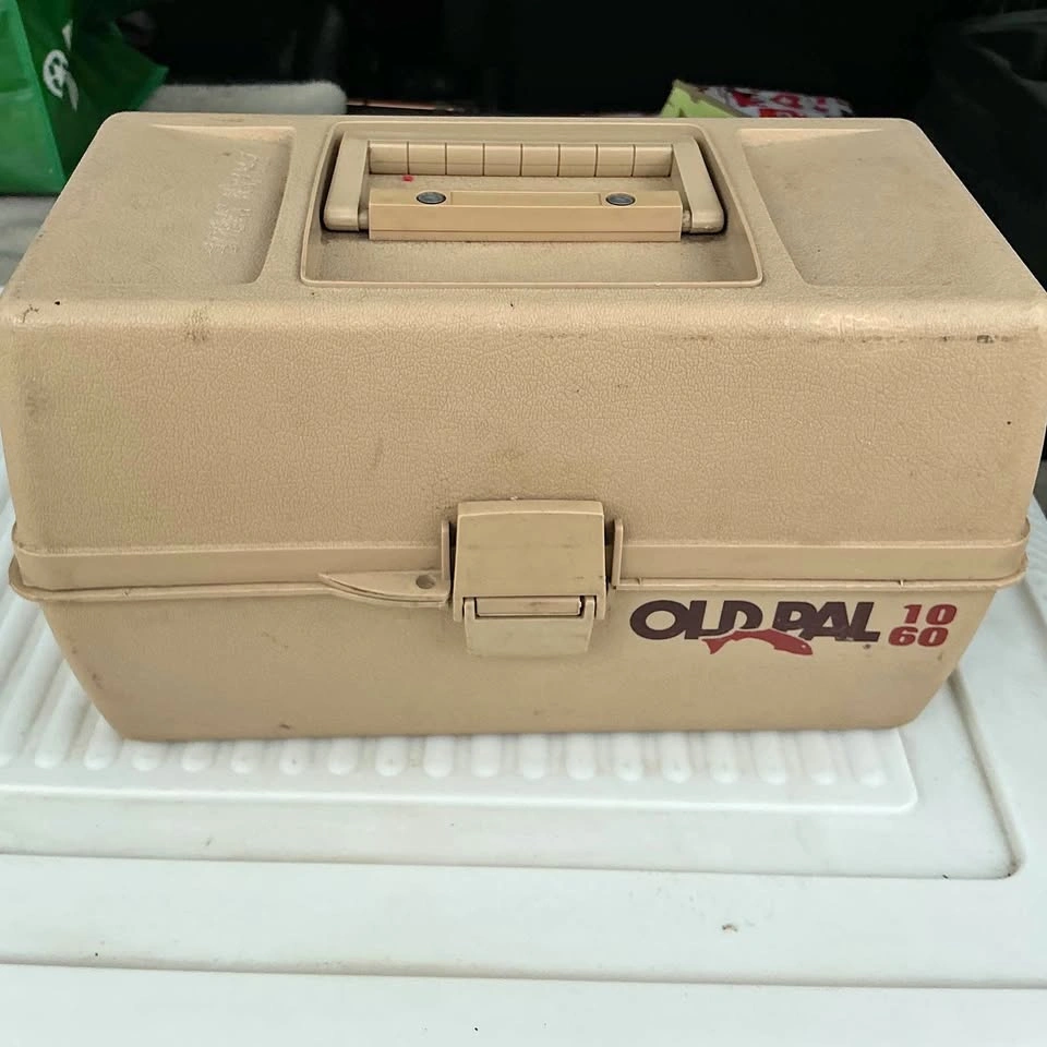 Tackle Box Old Pal 1060 Vintage Plastic Made In USA