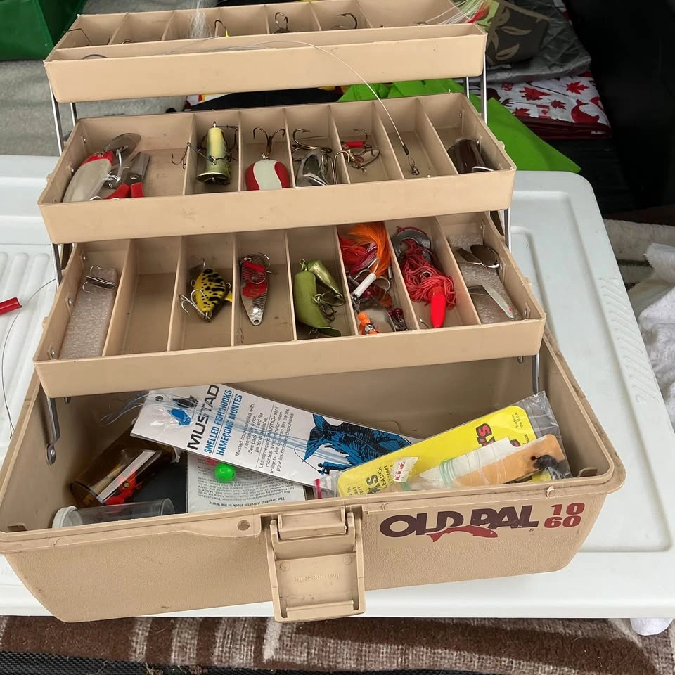 Tackle Box Old Pal 1060 Vintage Plastic Made In USA - photo 2