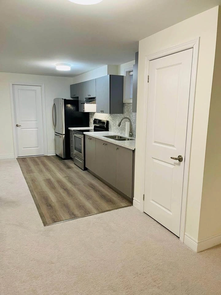 1 Bed 1 Bath - Apartment - photo 3