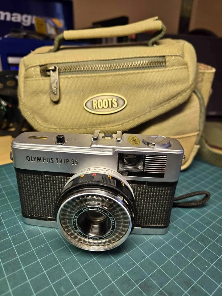 (Film Tested) Olympus Trip 35 Vintage Camera with Roots Bag
