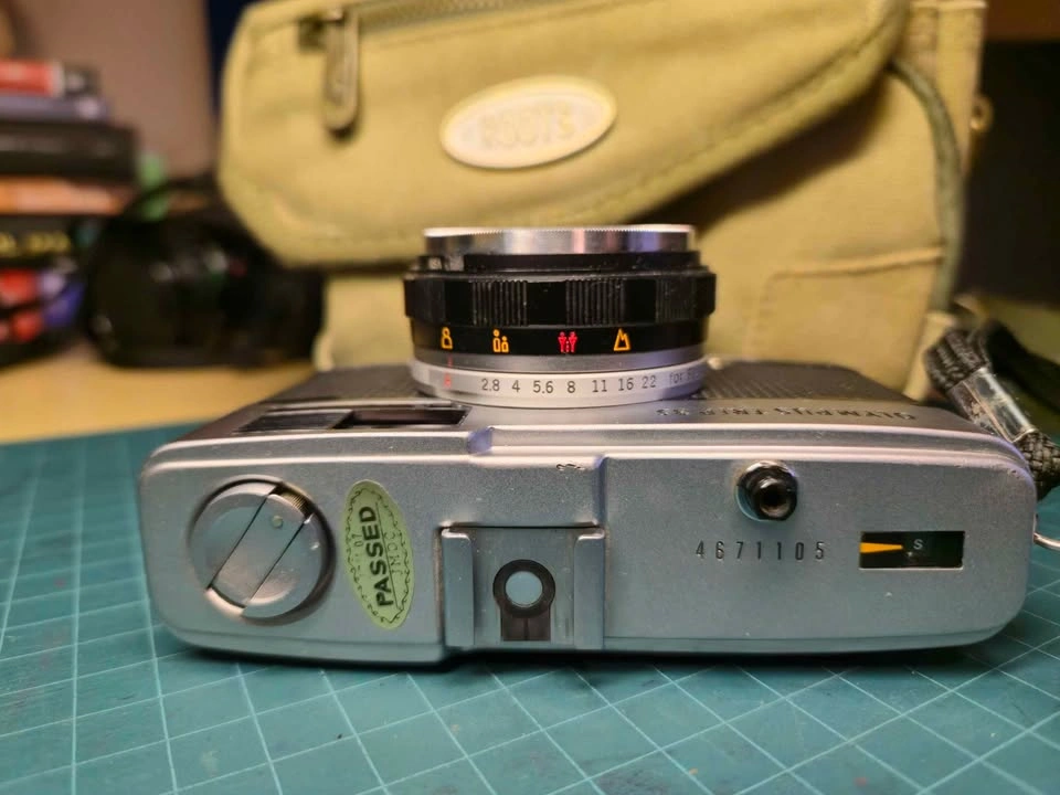 (Film Tested) Olympus Trip 35 Vintage Camera with Roots Bag - photo 4