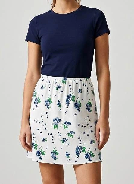 Short White floral skirt Size Small