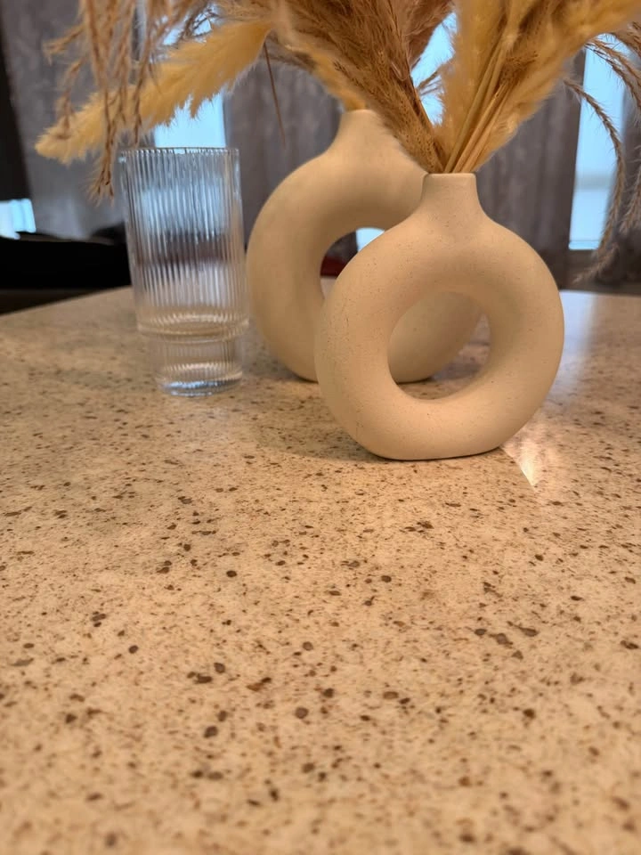 Flower vase with pampas grass - photo 4